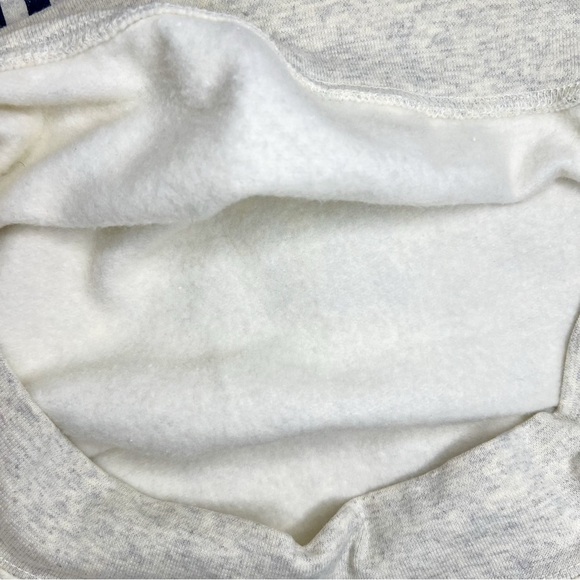 Champion Mohegan Sun Heather Cream Crewneck Sweatshirt, Size M - Picture 4 of 7